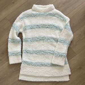 Lou & Grey Cream and Green Mock Neck Sweater Tunic